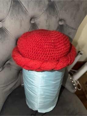 Vintage Style Chunky Knit Beret Hat – Red Crochet with Braided Brim